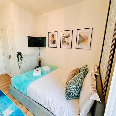 R2 - Elegant Private Room Opposite Queen Elizabeth Hospital - Harborne Бирмингем Экстерьер фото